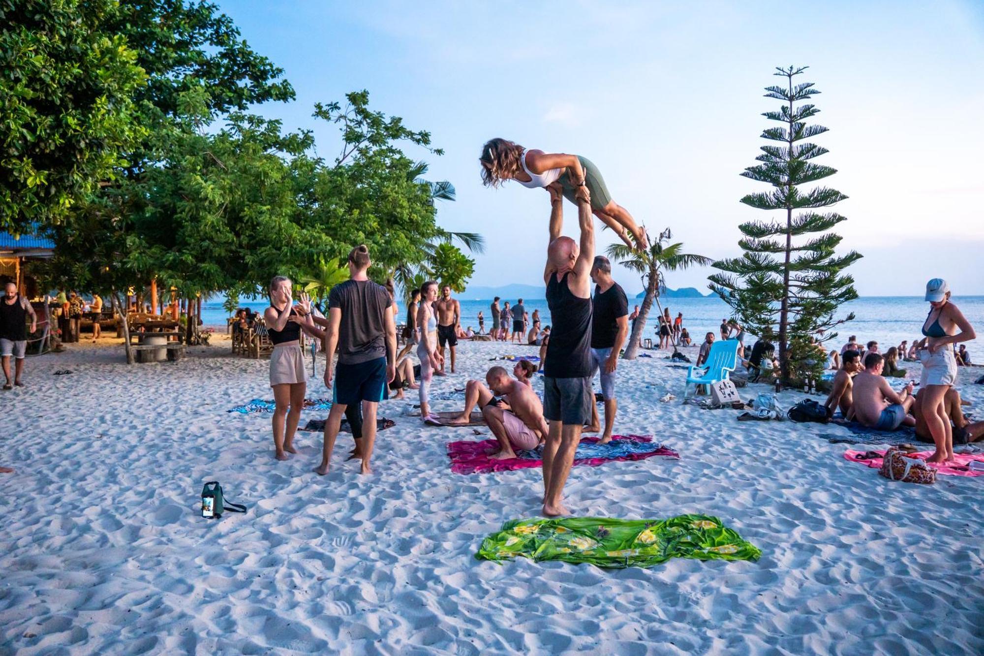Bodega Koh Pha Ngan Pool Hostel Baan Tai Εξωτερικό φωτογραφία